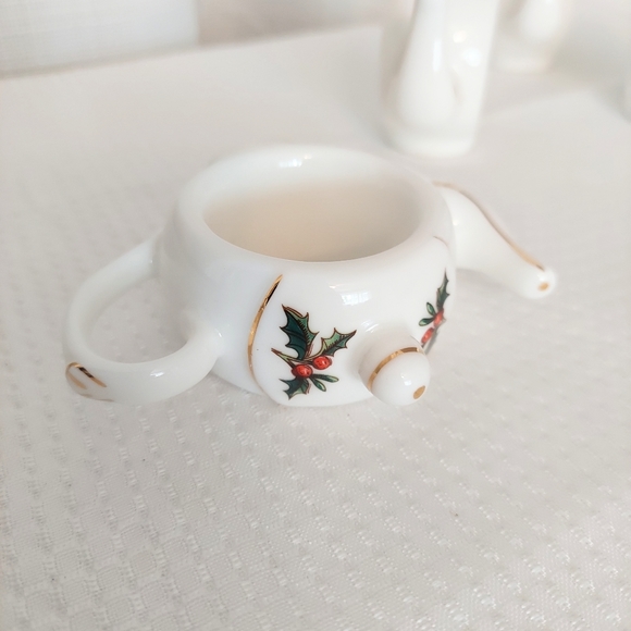 Cup of Christmas Tea Napkin Rings Holders Holly Berry Teapot Shape Bone China - Picture 2 of 11